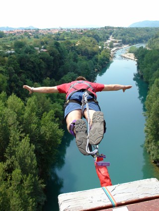 Bouncing Bungee Bodies - Rigid Lifelines